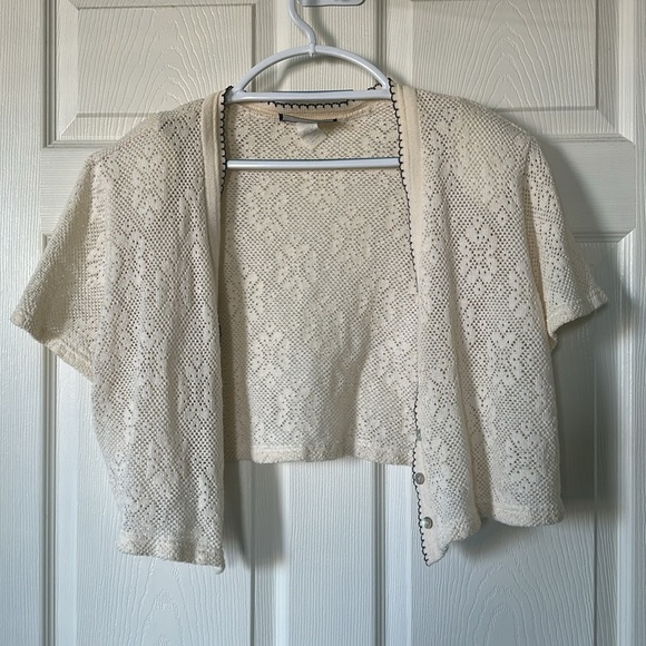MOLLY MALLOY Vintage Cream Lace Knit Short Sleeve Crop Cardigan Size L - Picture 1 of 8